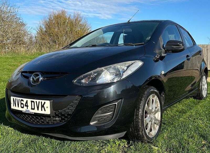 Begagnad Mazda 2 2014 Svart Halvkombi