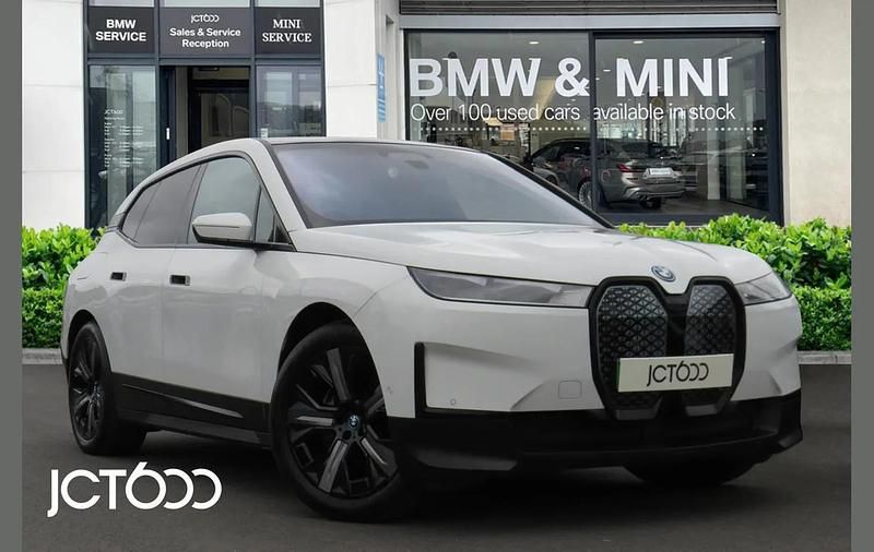White Used 2022 BMW iX Sport Line SUV | £36,250 (Fair price) - Image 1/4