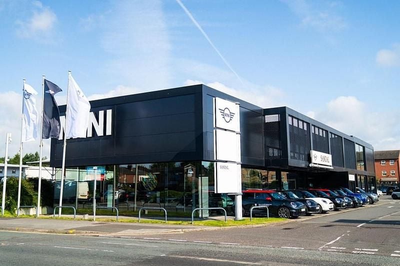 Second-hand Mini Countryman 218 CP (160 kW) 2024 Negru SUV