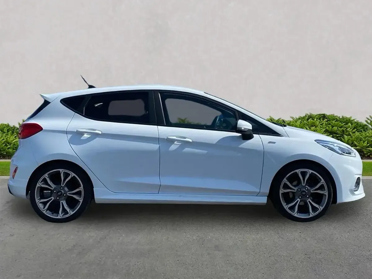 Used Ford Fiesta ST-Line X 125 HP (91 kW) 2021 White Hatchback