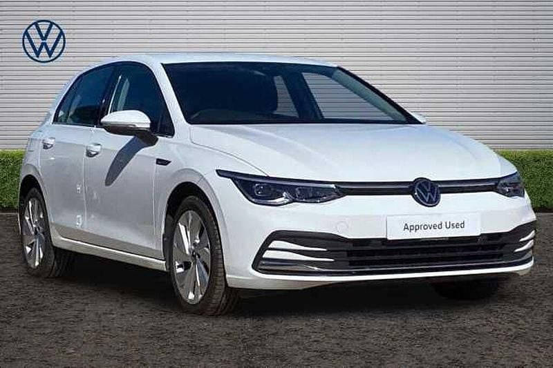 Second-hand VW Golf VIII 150 CP (110 kW) 2022