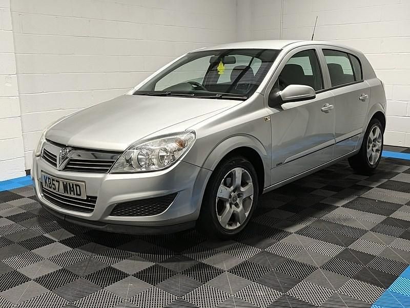 Used Vauxhall Astra Club 2007 Silver Hatchback