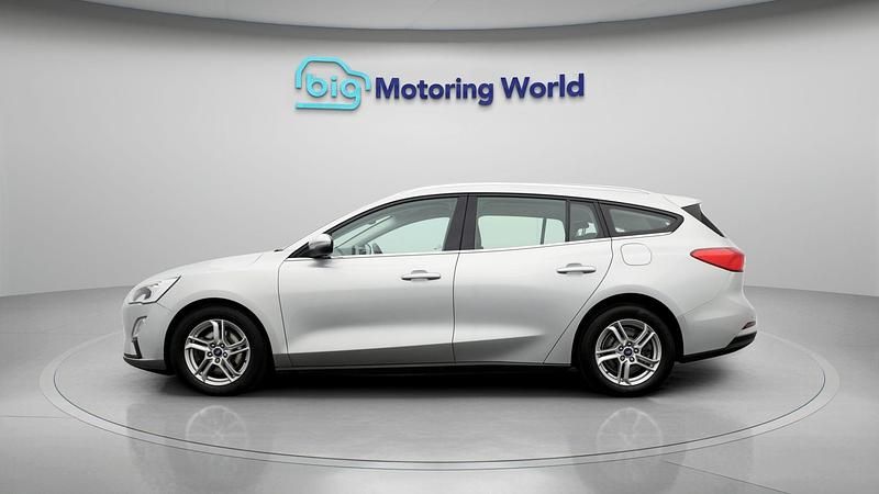 Begagnad Ford Focus Zetec 120 HK (88 kW) 2019 Silver Kombi