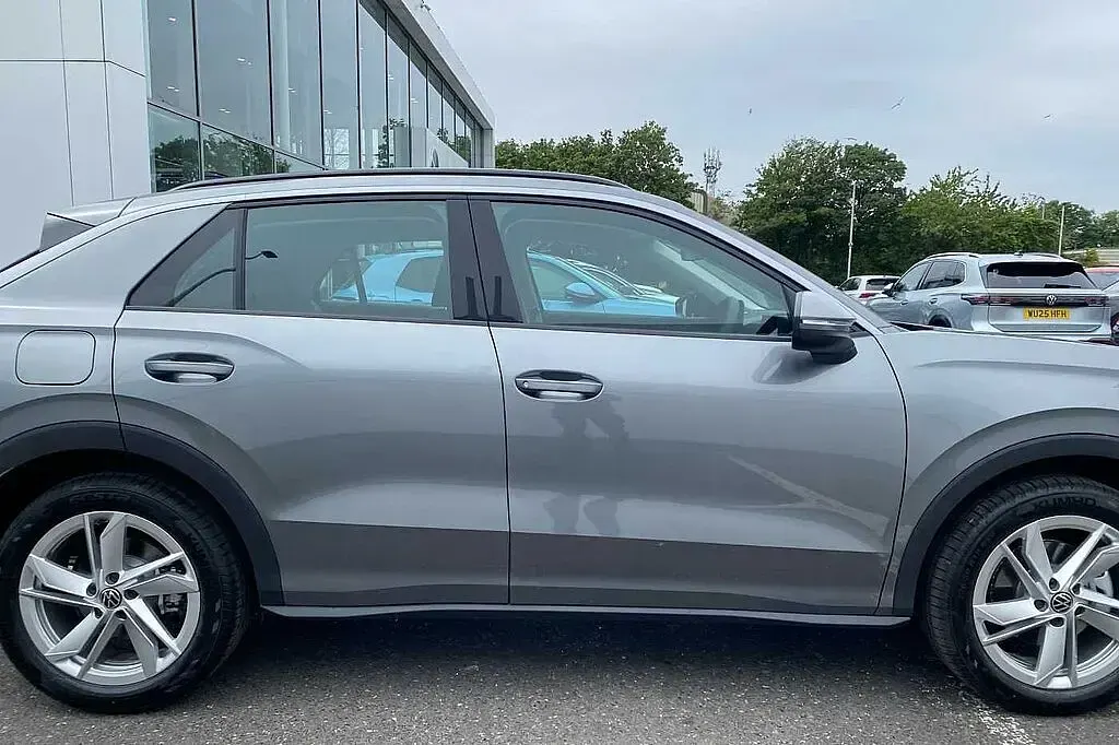 New VW T-Roc 116 HP (85 kW) 2026 SUV