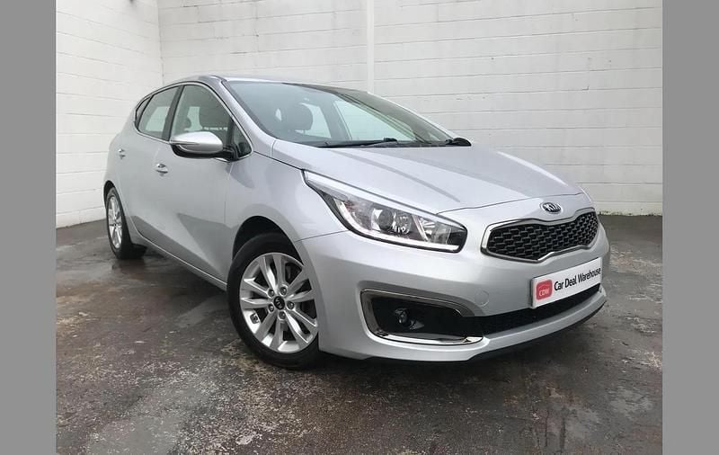 Silver Used 2017 Kia Ceed Hatchback | £8,799 (Fair price) - Image 1/3