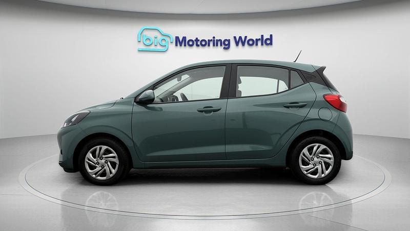 Used Hyundai i10 SE 67 HP (49 kW) 2022 Green Hatchback