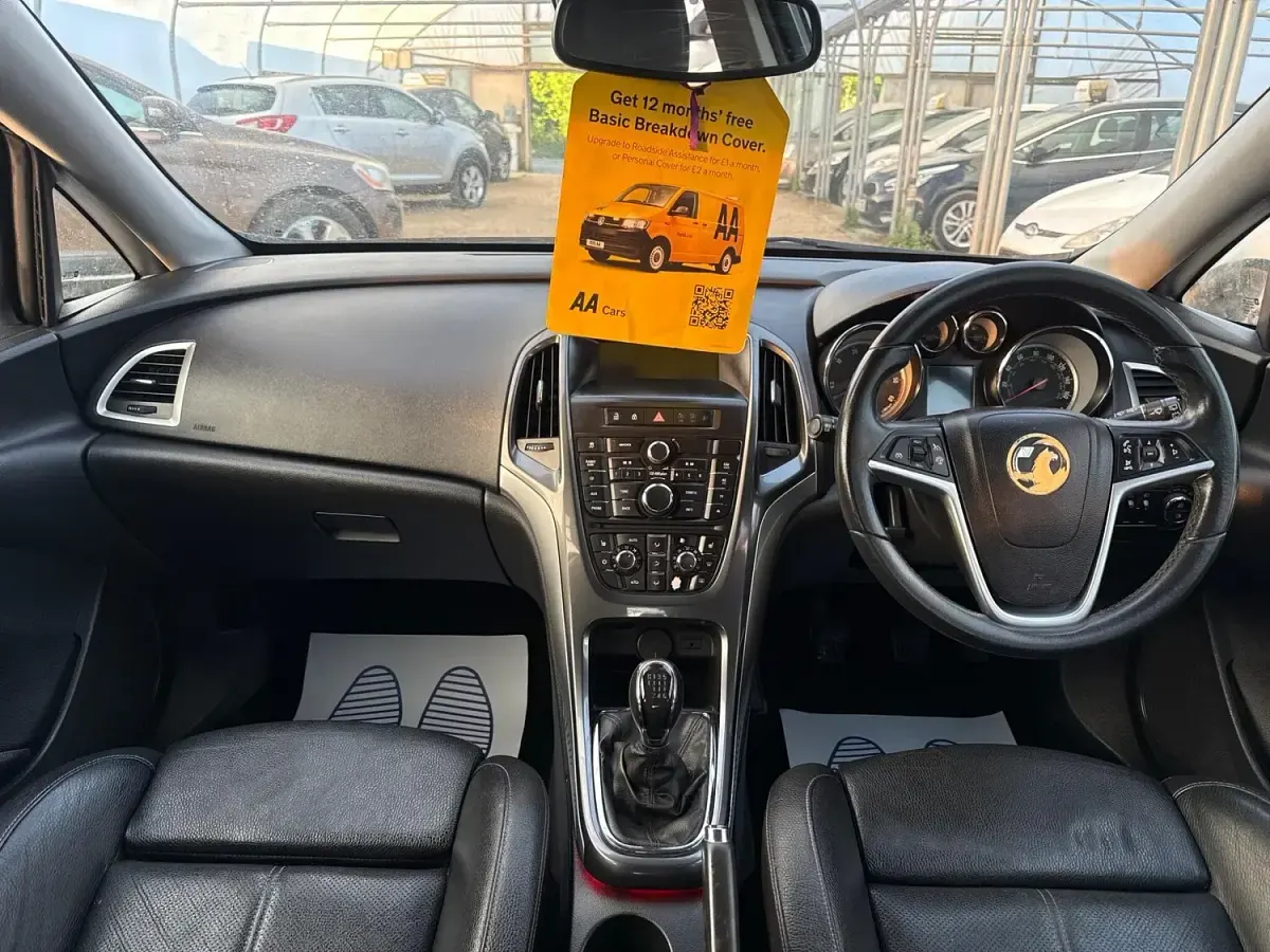 Used Vauxhall Astra Elite 165 HP (121 kW) 2014 Black Hatchback