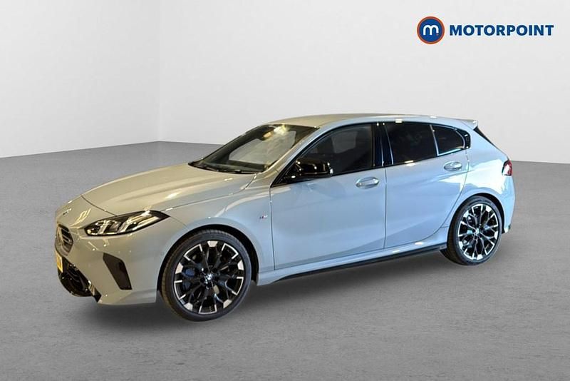 Begagnad BMW M135 300 HK (220 kW) 2025 Grå Halvkombi