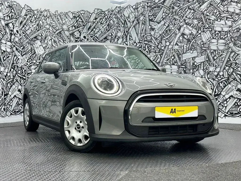 Używany Mini ONE Classic 102 KM (75 kW) 2022 Szary Hatchback