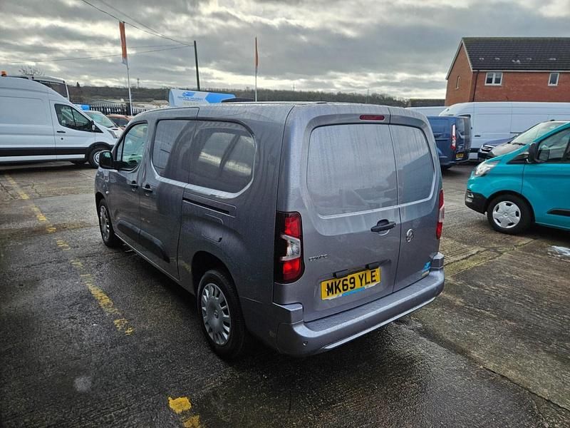 Used Vauxhall Combo Sportive 100 HP (73 kW) 2019 Grey MPV