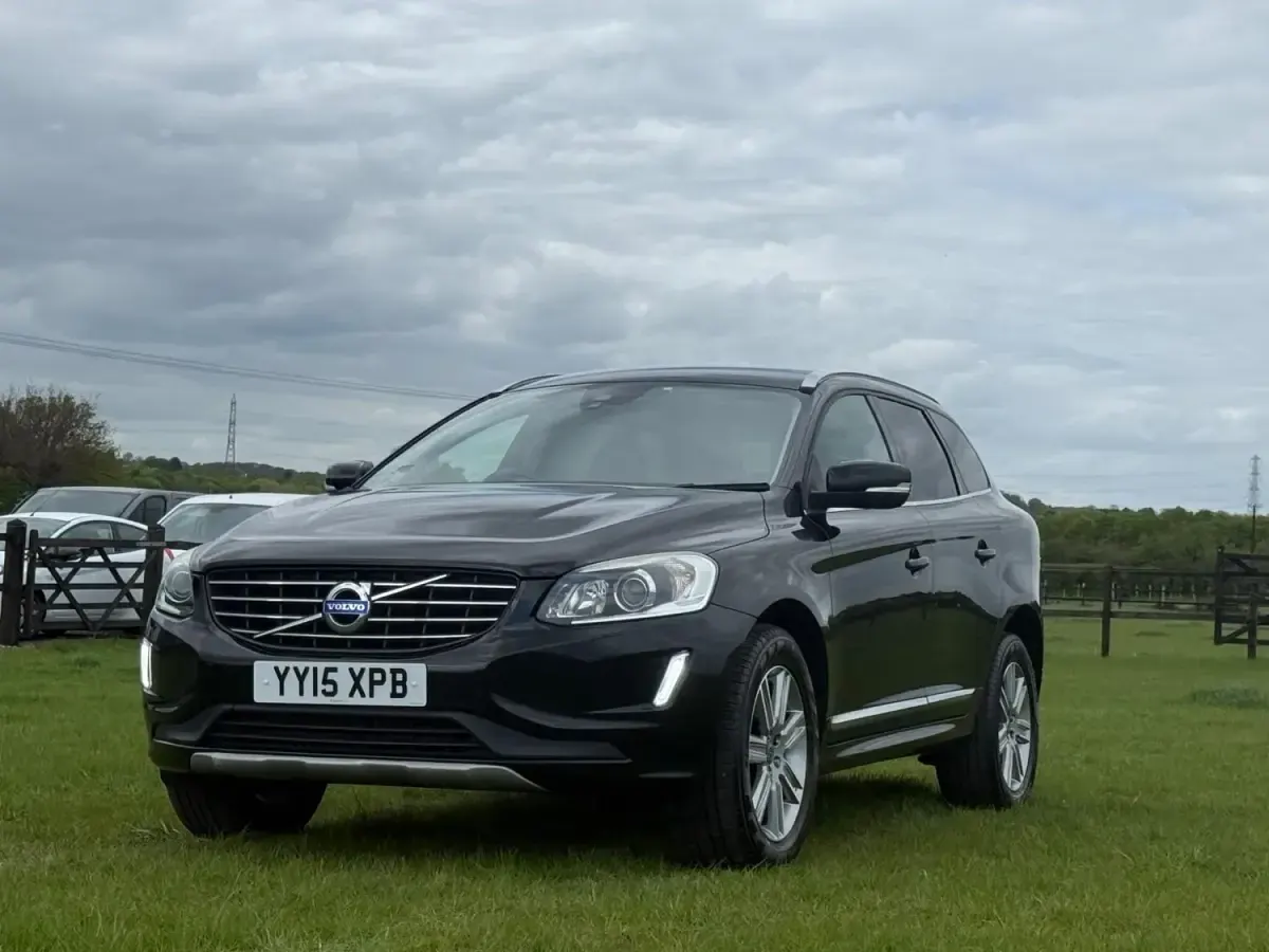 Second-hand Volvo XC60 SE Lux 190 CP (139 kW) 2015 Negru SUV