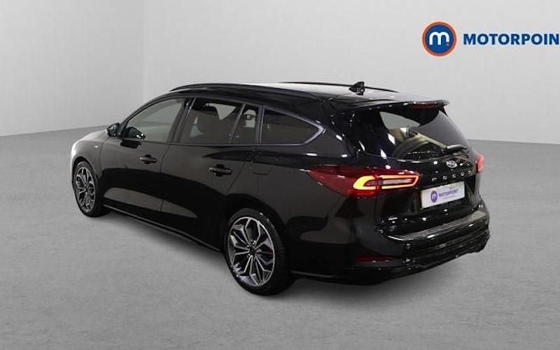 Używany Ford Focus ST-Line 120 KM (88 kW) 2022 Czarny Kombi
