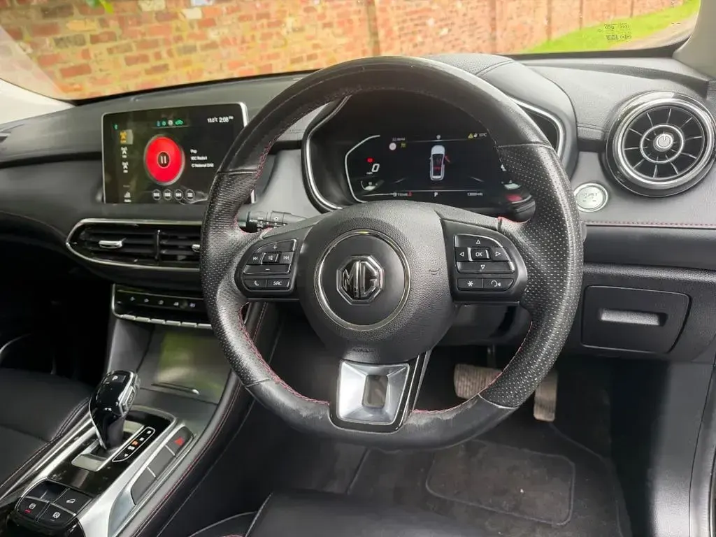 Used MG HS 162 HP (119 kW) 2023 Black SUV