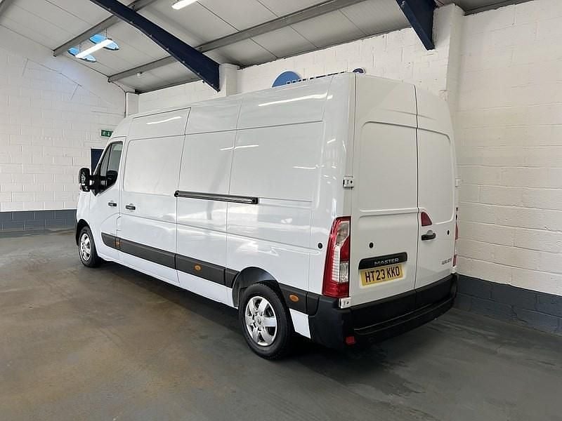 Used Renault Master Business 2023 White Van