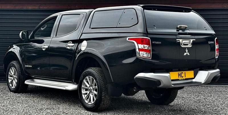 Used Mitsubishi L200 2017 Black Pickup