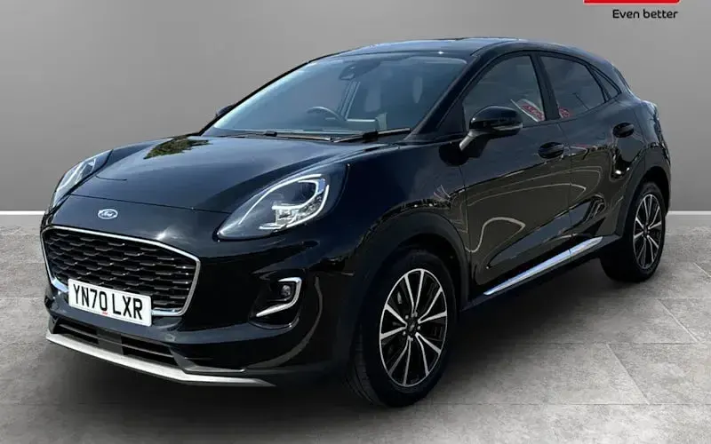 Käytetty Ford Puma Titanium 125 HP (91 kW) 2020 Katumaasturi