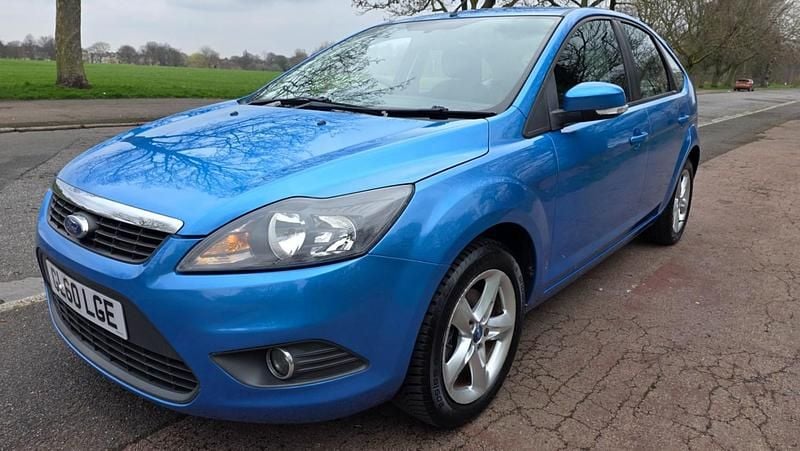 Used Ford Focus Zetec 2011 Blue Hatchback
