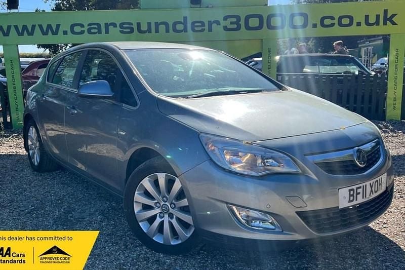 Silver Used 2011 Vauxhall Astra Elite Hatchback | £2,450 (Fair price) - Image 1/1