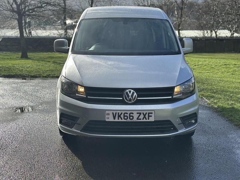 Used VW Caddy Highline 102 HP (75 kW) 2016 Silver MPV