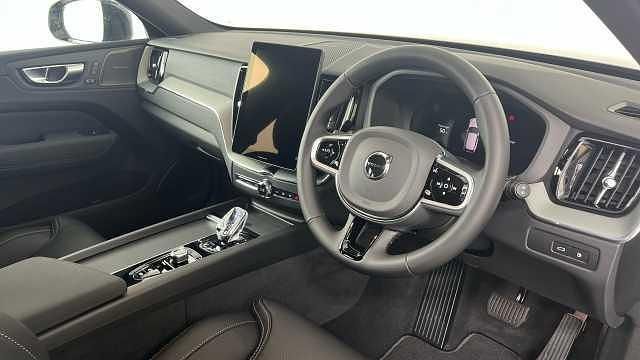 New Volvo XC60 Plus 345 HP (253 kW) 2026 SUV