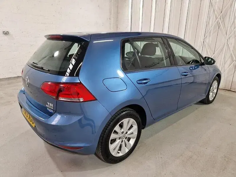 Used VW Golf VII 105 HP (77 kW) 2013 Blue Hatchback