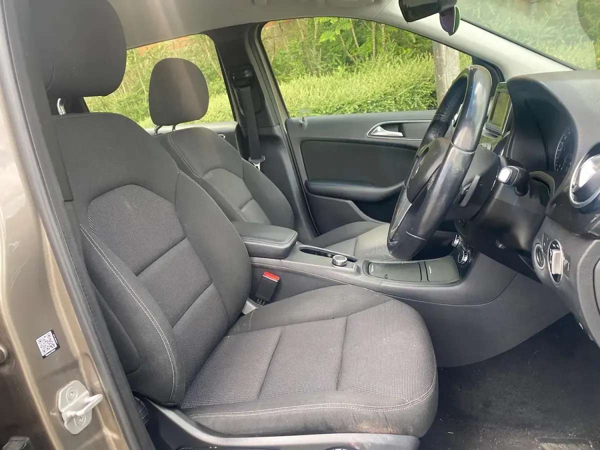 Used Mercedes B180 SE 2013 Brown Hatchback