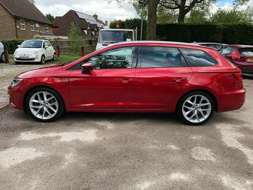 Second-hand Seat Leon FR 180 CP (132 kW) 2018 Roșu Break