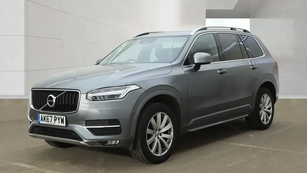 Used Volvo XC90 Momentum 231 HP (169 kW) 2018 Grey SUV