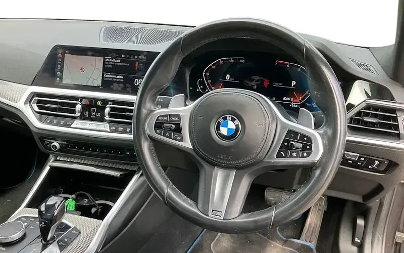 Używany BMW 320 M Sport 184 KM (135 kW) 2021 Szary Sedan/Limuzyna