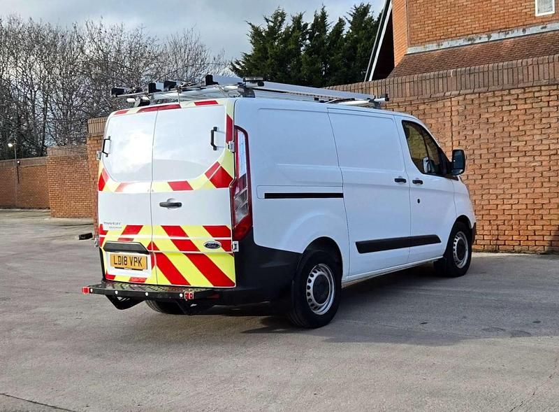 Used Ford Transit Custom 105 HP (77 kW) 2018 White Van