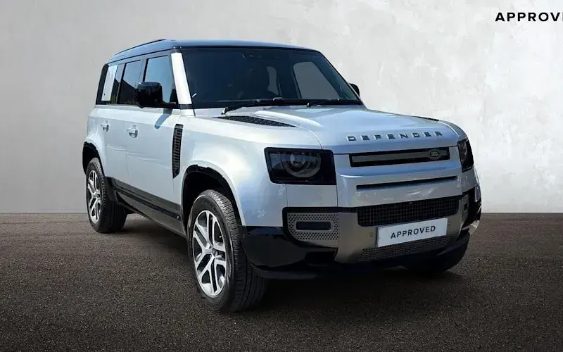 Used Land Rover Defender SE Dynamic 300 HP (220 kW) 2023 SUV