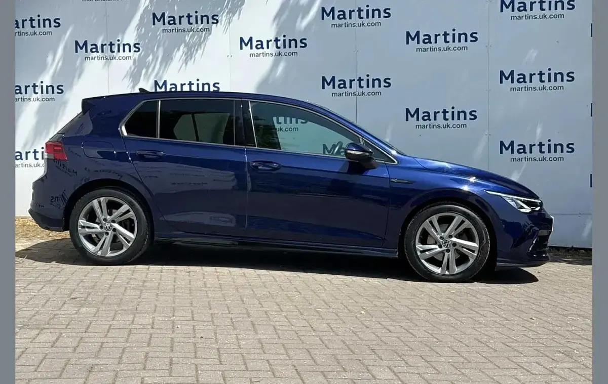 Used VW Golf VIII R-line 147 HP (108 kW) 2021 Blue Hatchback