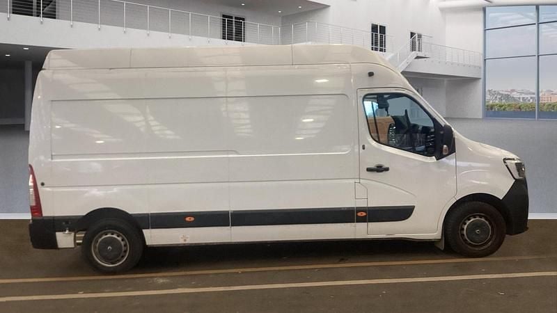 Used Renault Master Business 2021 White MPV