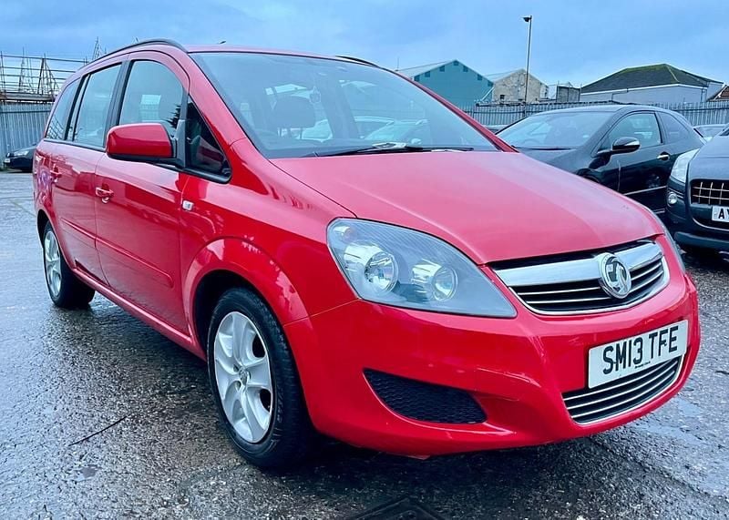 Red Used 2013 Vauxhall Zafira MPV | £2,750 (Good price) - Image 1/4
