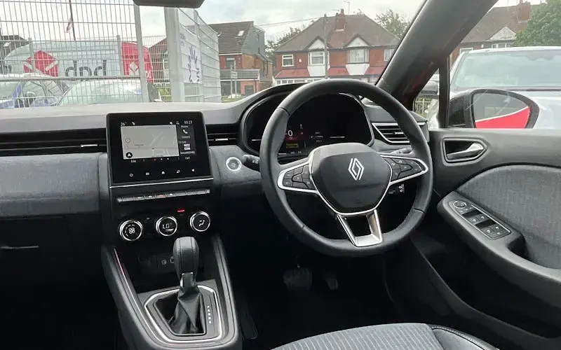 Used Renault Clio V Techno 143 HP (105 kW) 2024 Red Hatchback