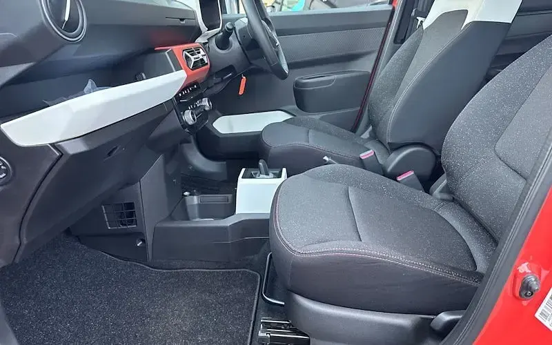New Dacia Spring Expression 33 kW (45 HP) 2025 Red Hatchback
