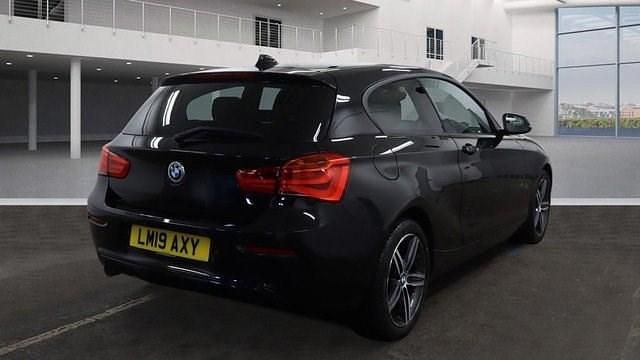 Used BMW 118 Sport Line 136 HP (100 kW) 2019 Black Hatchback