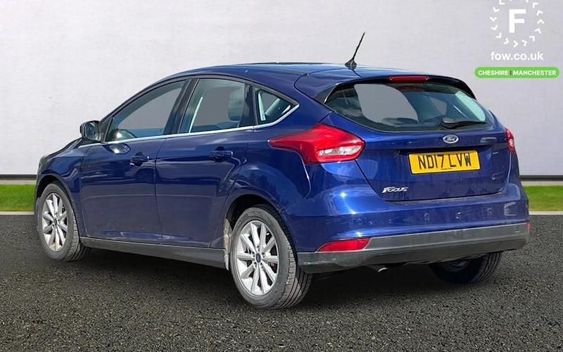 Usado Ford Focus Titanium 120 HP (88 kW) 2017 Azul Citadino