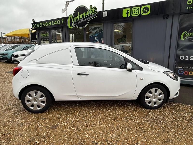 Used Vauxhall Corsa 95 HP (69 kW) 2018 White Van