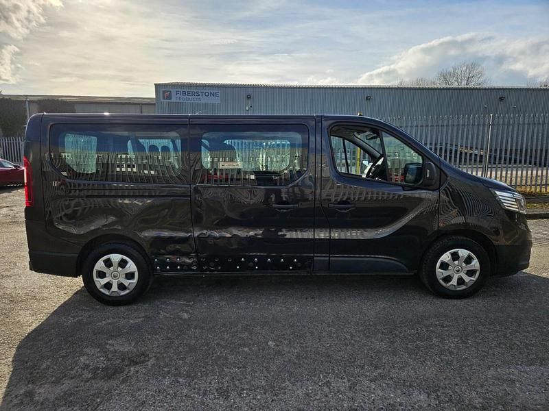 Used Renault Trafic 150 HP (110 kW) 2024 Black MPV