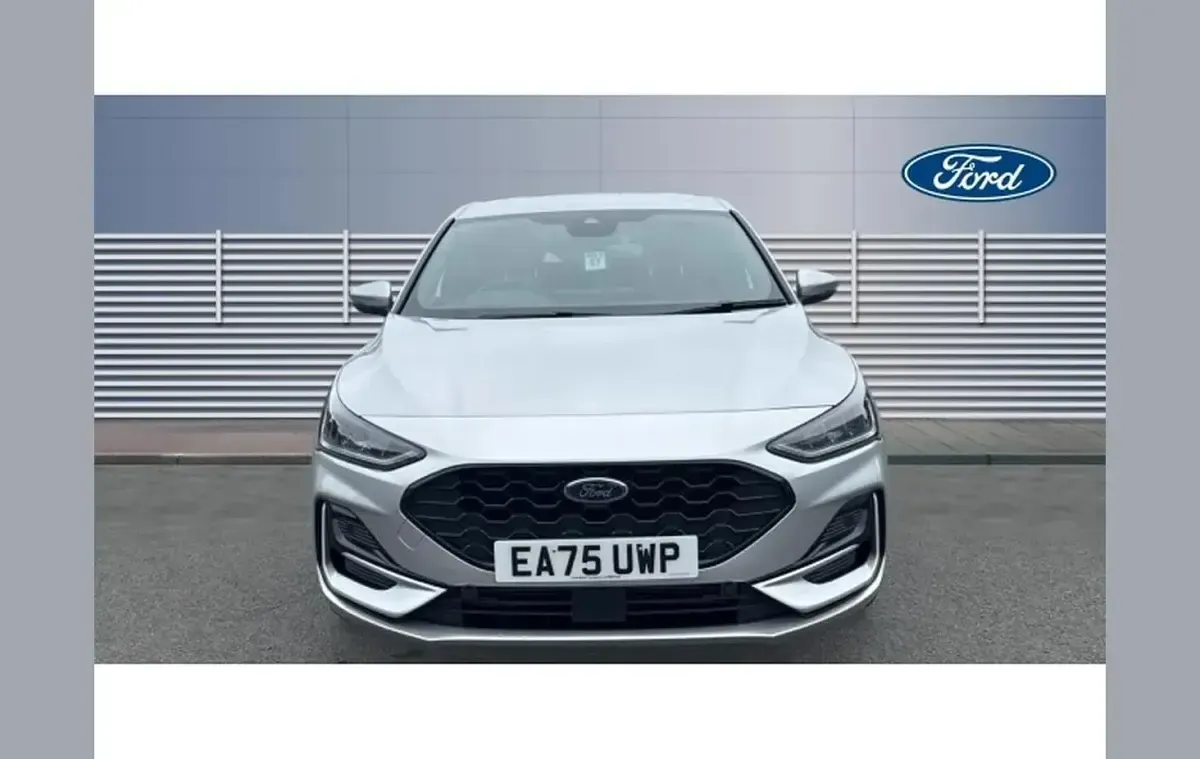 Used Ford Focus ST-Line 153 HP (112 kW) 2025 Silver Hatchback