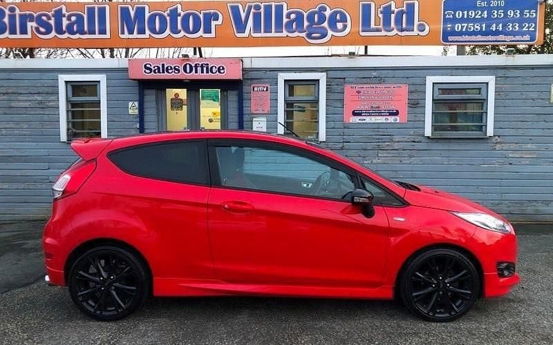 Used Ford Fiesta ST-Line 140 HP (102 kW) 2017 Red Hatchback