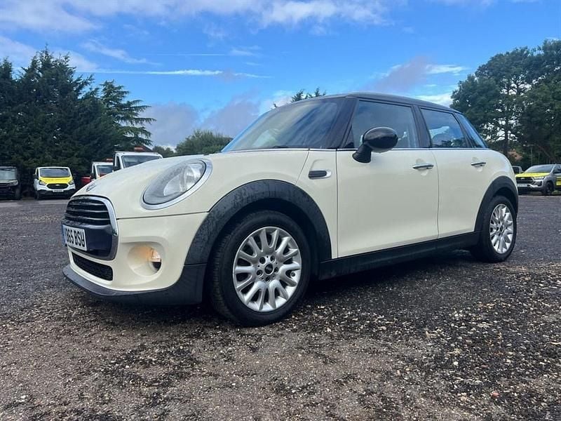 White Used 2015 Mini Cooper Hatchback | £9,500 (Good price) - Image 1/4
