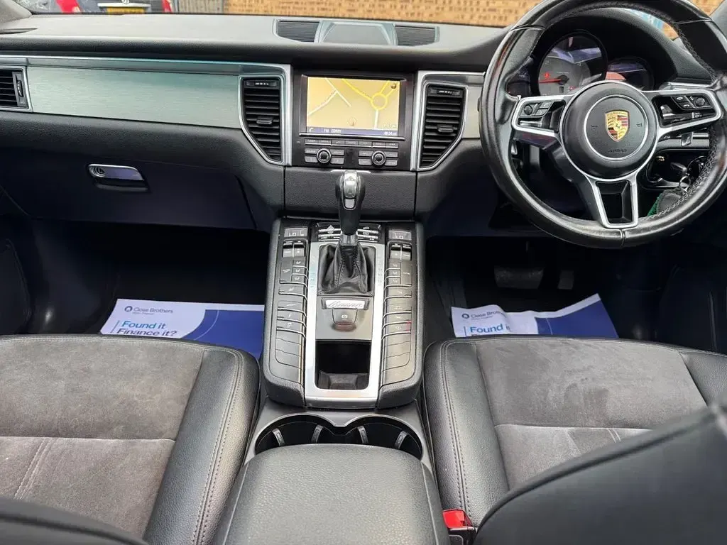 Used Porsche Macan 258 HP (189 kW) 2016 Blue SUV