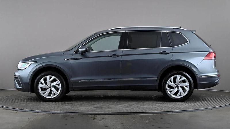 Used VW Tiguan Allspace Life 150 HP (110 kW) 2023 Grey SUV