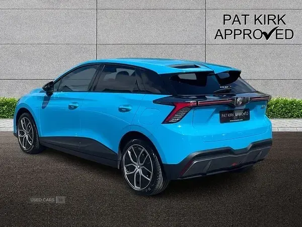 Used MG MG4 EV Trophy 150 kW (204 HP) 2023 Blue Hatchback