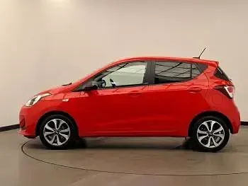 Used Hyundai i10 66 HP (48 kW) 2019 Red Hatchback