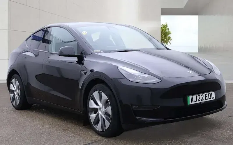 Used Tesla Model Y Long Range AWD 286 kW (389 HP) 2025 SUV