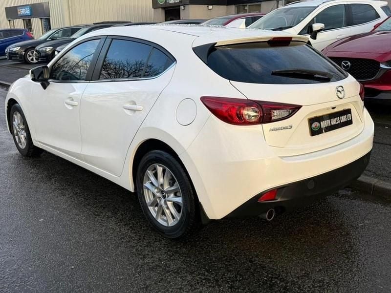 Used Mazda 3 2016 White Hatchback