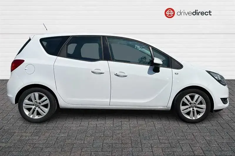 Used Vauxhall Meriva 100 HP (73 kW) 2015 White MPV